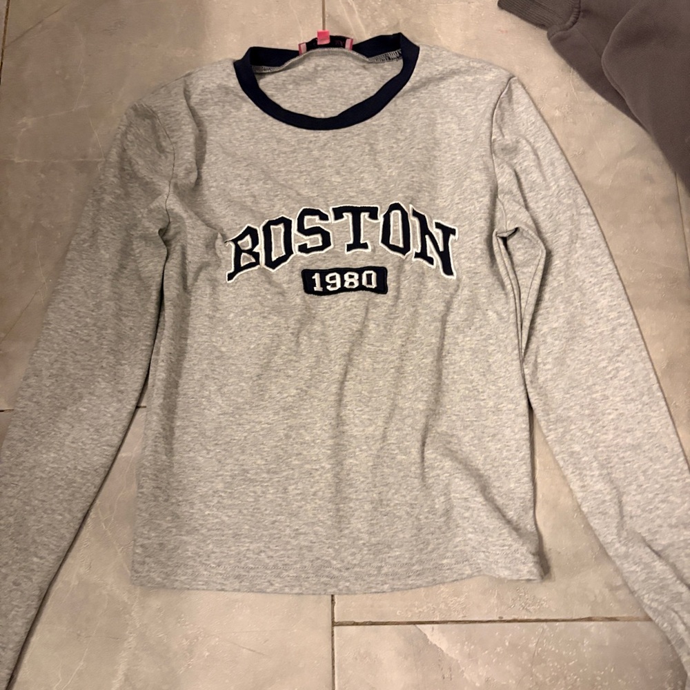 Edikted Gray and Navy Long Sleeve Top